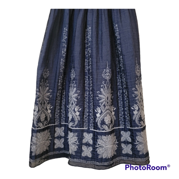 Max Edition Midi Dress - Picture 9 of 12